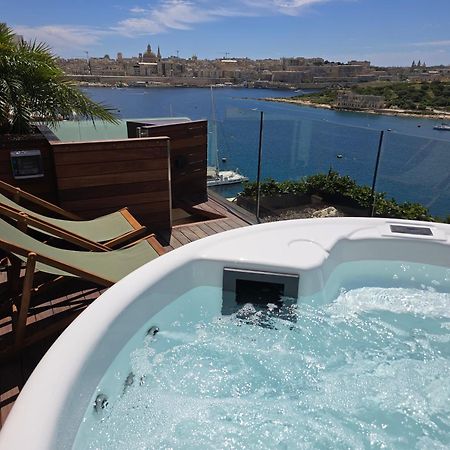 Unique Seafront Triplex Penthouse With Panoramic Bedroom & Rooftop Jacuzzi Overlooking Valletta Сліма Екстер'єр фото