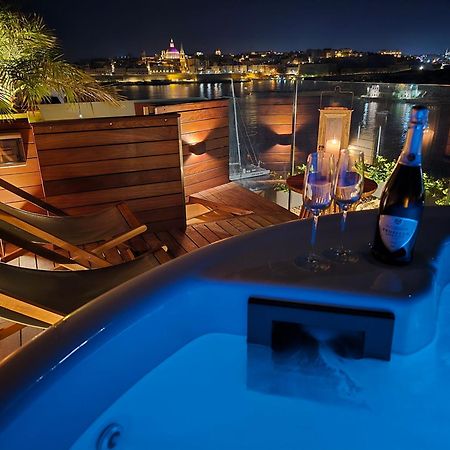 Unique Seafront Triplex Penthouse With Panoramic Bedroom & Rooftop Jacuzzi Overlooking Valletta Сліма Екстер'єр фото