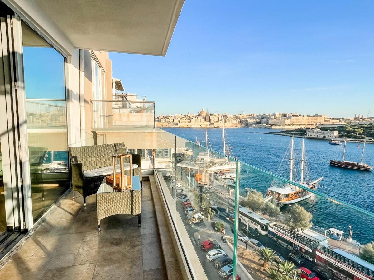 Unique Seafront Triplex Penthouse With Panoramic Bedroom & Rooftop Jacuzzi Overlooking Valletta Сліма Екстер'єр фото