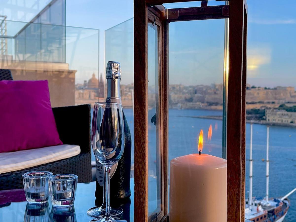 Unique Seafront Triplex Penthouse With Panoramic Bedroom & Rooftop Jacuzzi Overlooking Valletta Сліма Екстер'єр фото