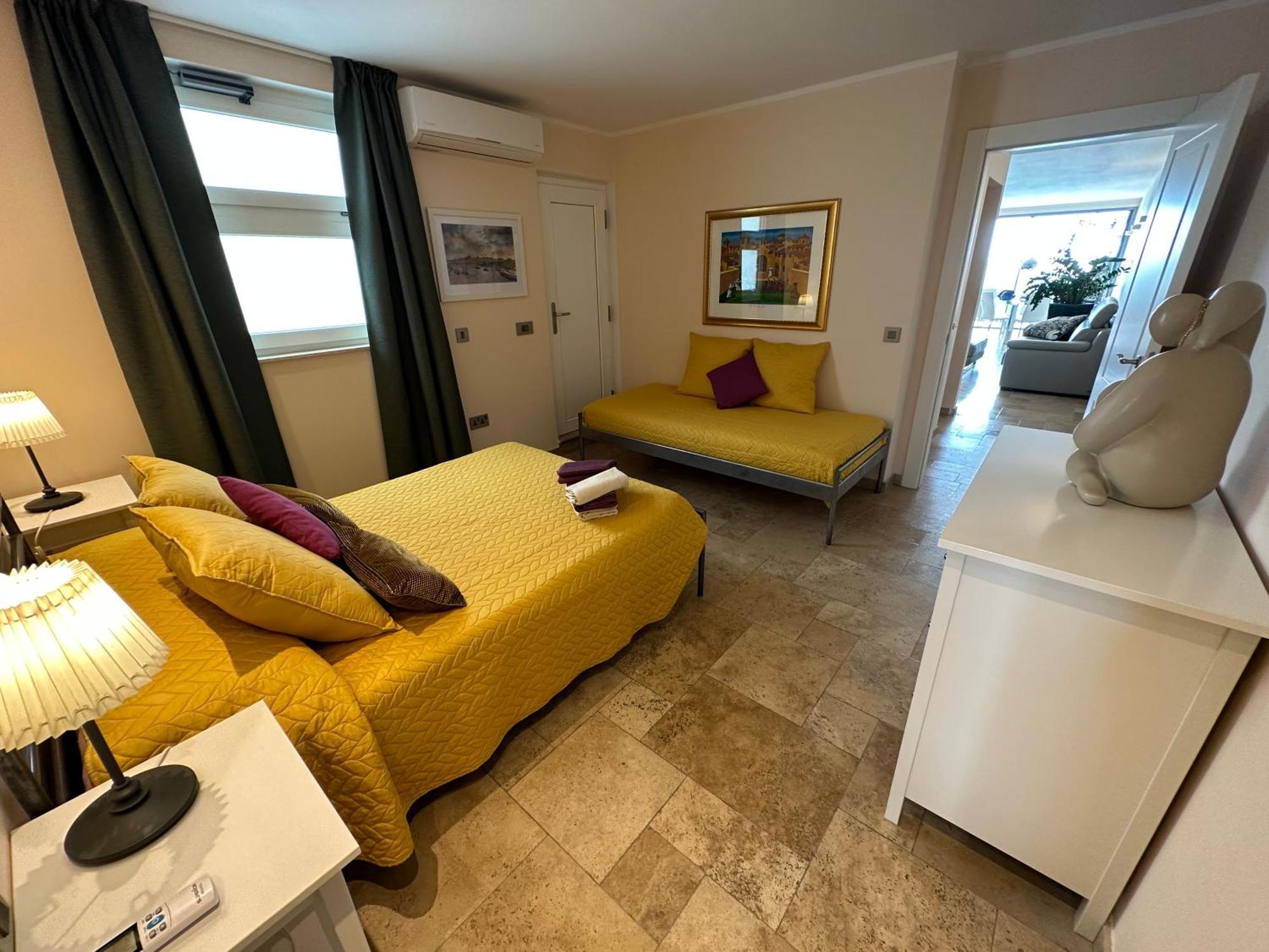 Unique Seafront Triplex Penthouse With Panoramic Bedroom & Rooftop Jacuzzi Overlooking Valletta Сліма Екстер'єр фото